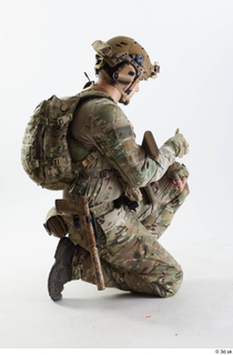 Photos Frankie Perry Army USA Recon - Poses kneeling whole…